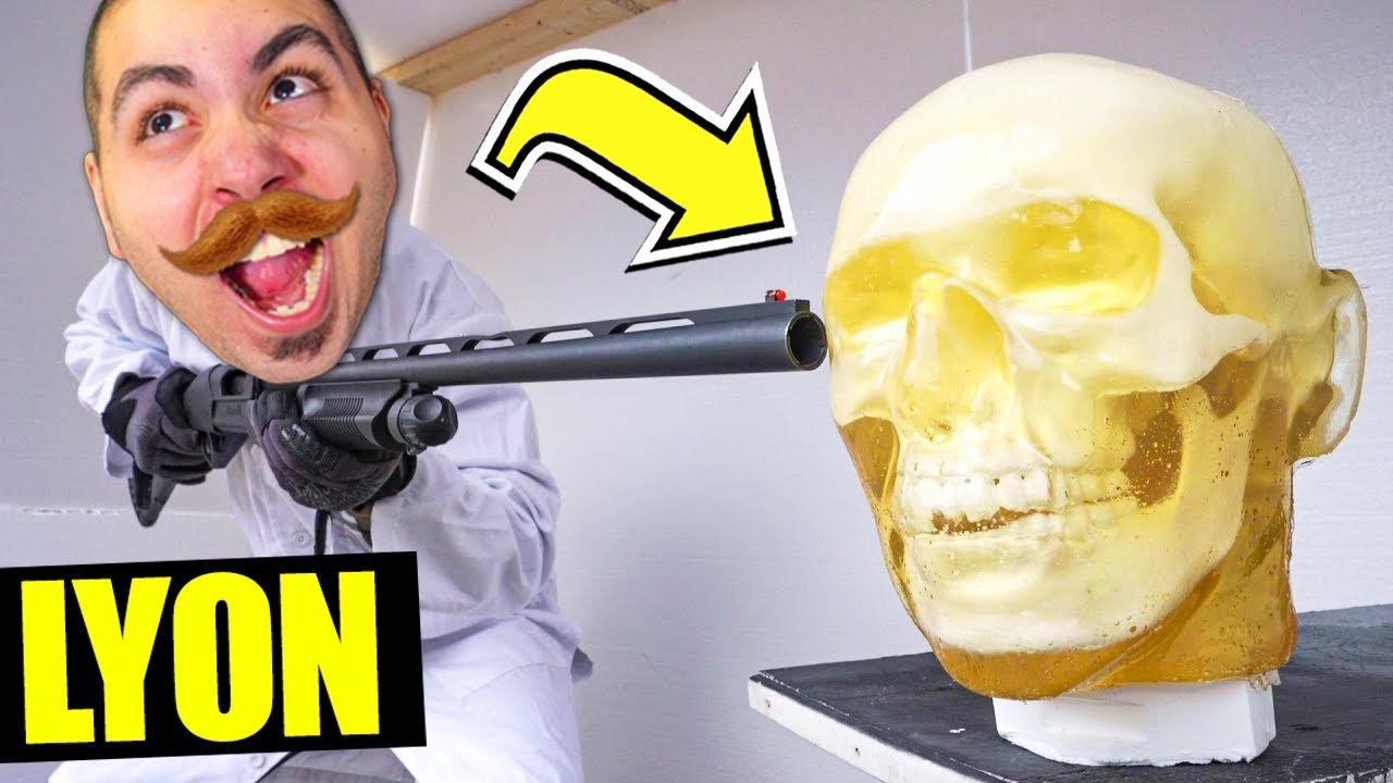TESTA DI ZOMBIE NELLA VITA REALE VS PETARDI!!