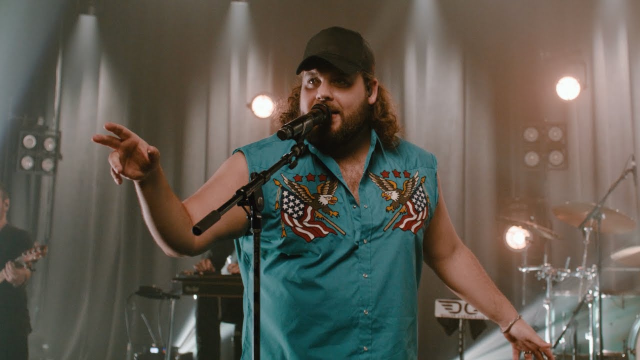 Dillon Carmichael - When She's Drinkin' (Live Performance)