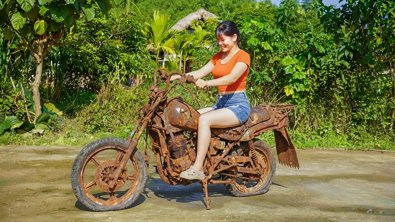 Girl Restored A Heavily Damaged 1991 HYOSUNG Motorcycle, Which She Bought From Man.