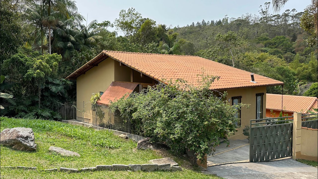 CA0785 | Casa nova na Serra, linear em condomínio com lazer a 20min do centro