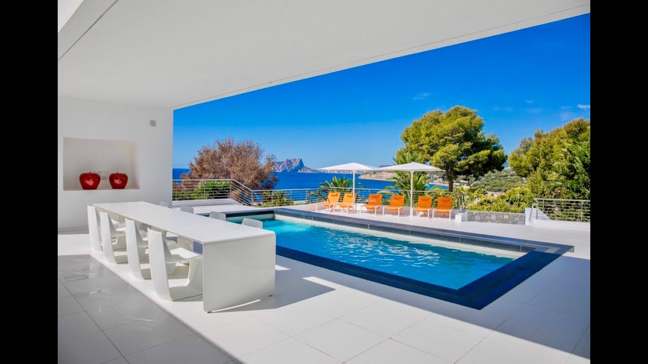 Modern luxury villa for sale in El Portet de Moraira with sea views