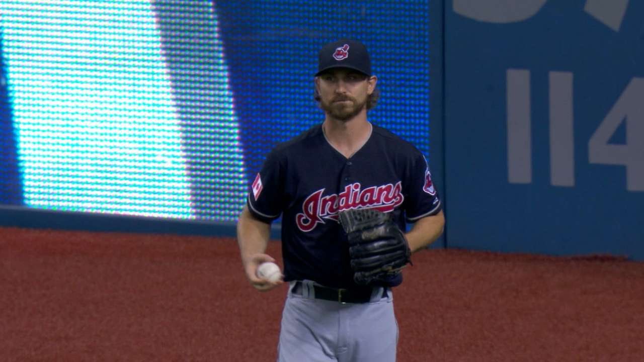 CLE@TOR: Tomlin fans eight over six frames