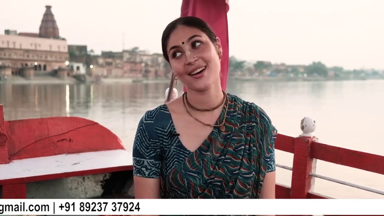 Vrindavan bhajan - Yamuna boatride Kirtan sung by Shri Radhika Manchanda and Shri Gouranga Das
