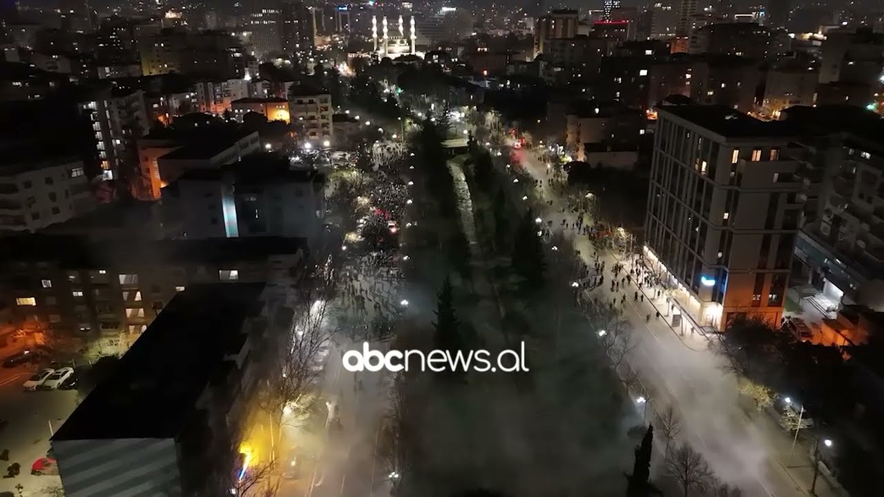 Molotovë kundër… kazanëve/ Si u shndërrua protesta,nga “kreativiteti” Berishës e pjesëmarrja modeste