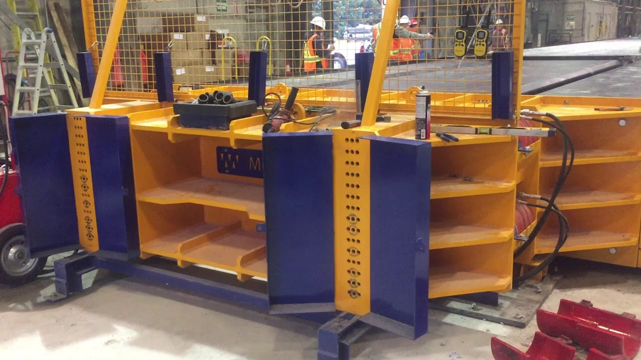 Self-reacting mould for double T (TT) slabs
