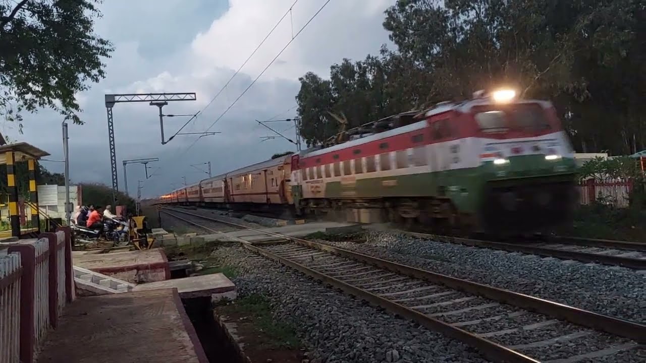 early morning train sighting by om 08112023 