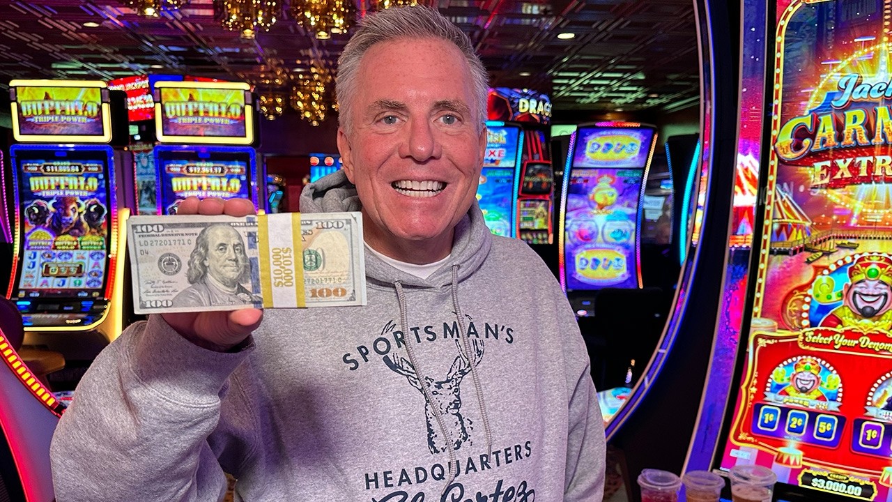 Chasing Extreme Wins on Slots and Blackjack