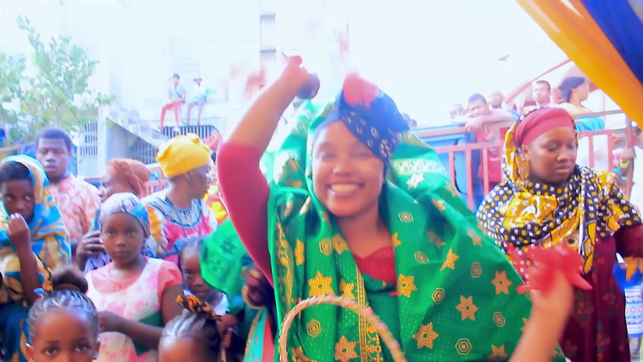 Manzaraka_Mme Ankidati.Vahibé-entré de la marié ❤️🥰📽️📸