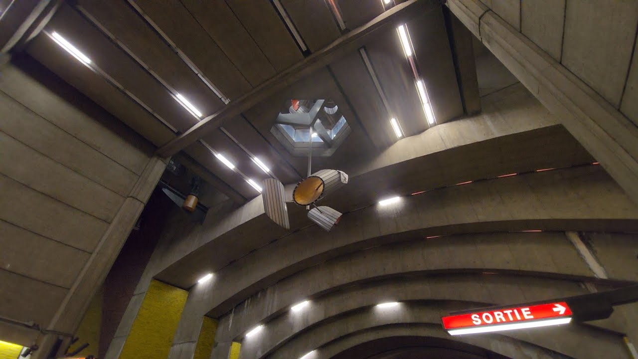Metro ride on the Montreal metro Orange Line 🟠 between Snowdon and Place-Saint-Henri metro stations
