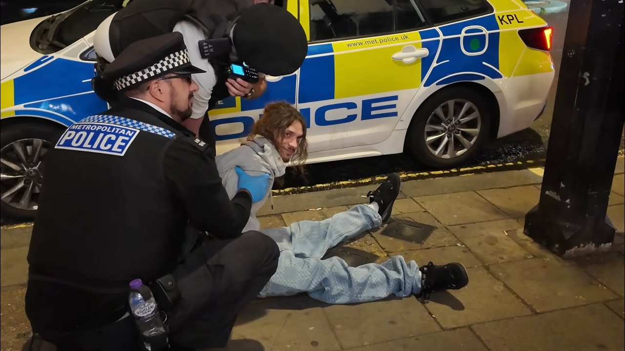 Phone Snatching Angry Migrants & Multiple Arrests LONDON IS WILD
