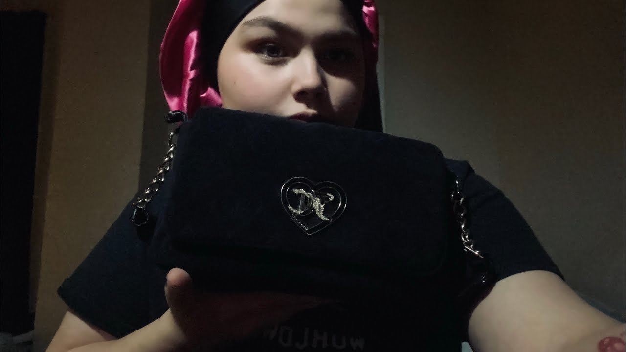 Asmr what’s in my bag…
