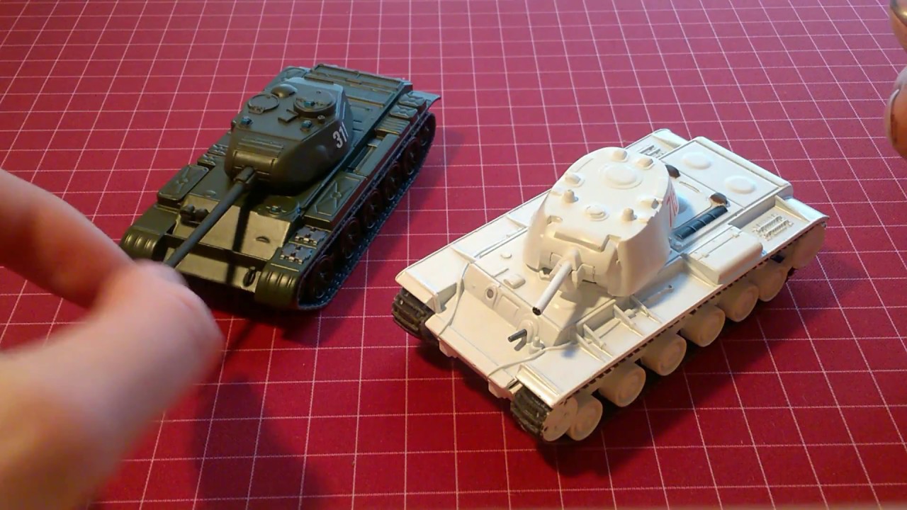 T34/85 harckocsi makett (Ajándék 2 tank)