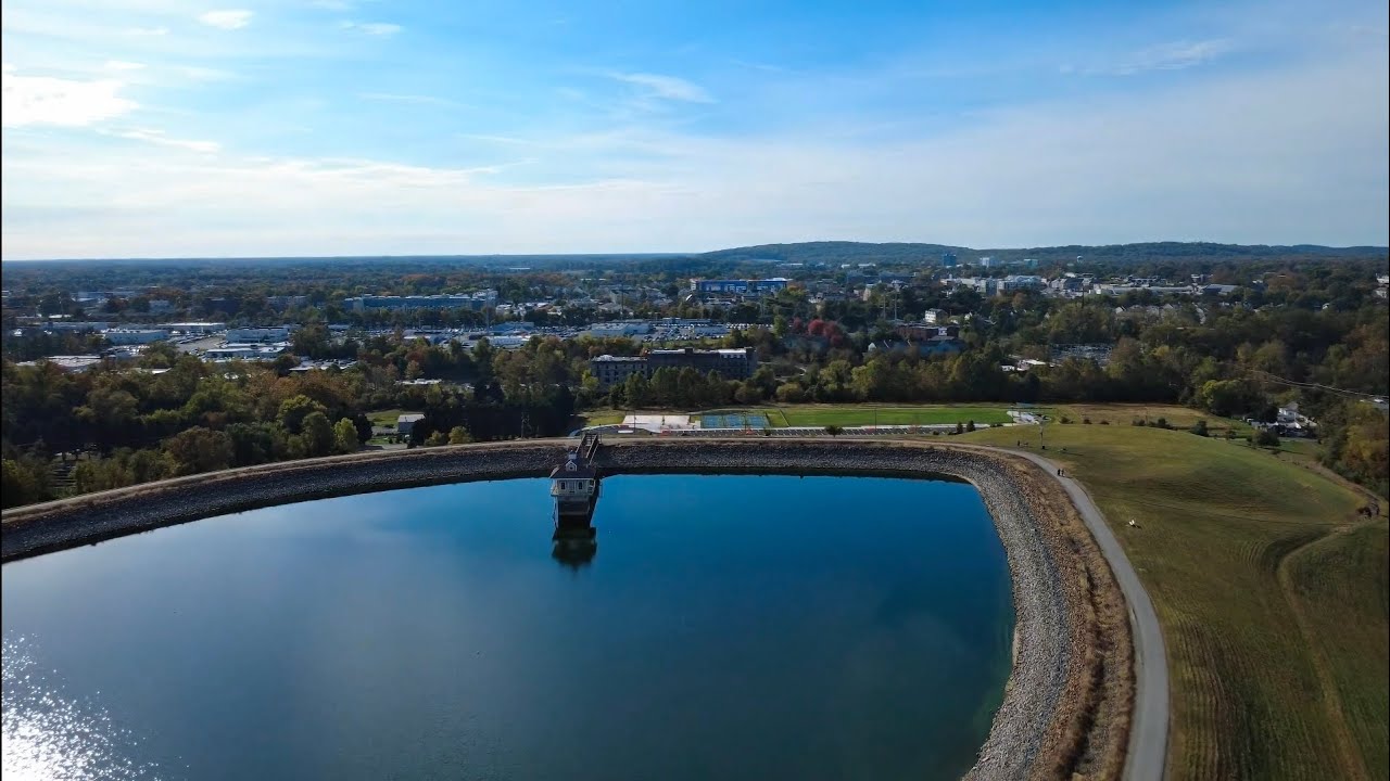 🚁 Newark Reservoir Delaware in 4K | Stunning Drone Flyover & Skyline Views 🌊🏙️