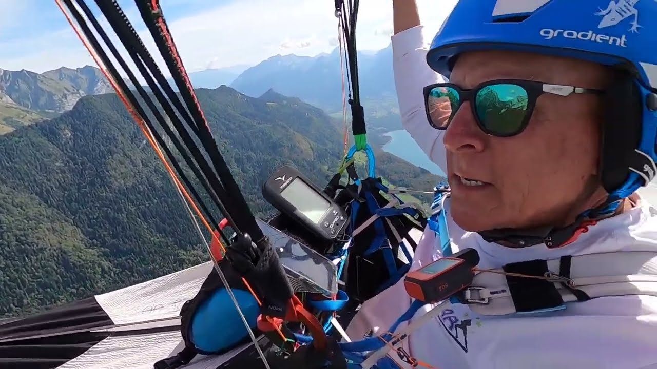 Paragliding tour of Lake Annecy, France