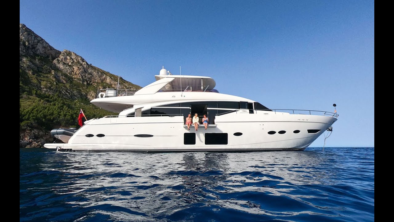 2015 Princess 88 / Private Use / 3.500.000 € Ex Tax
