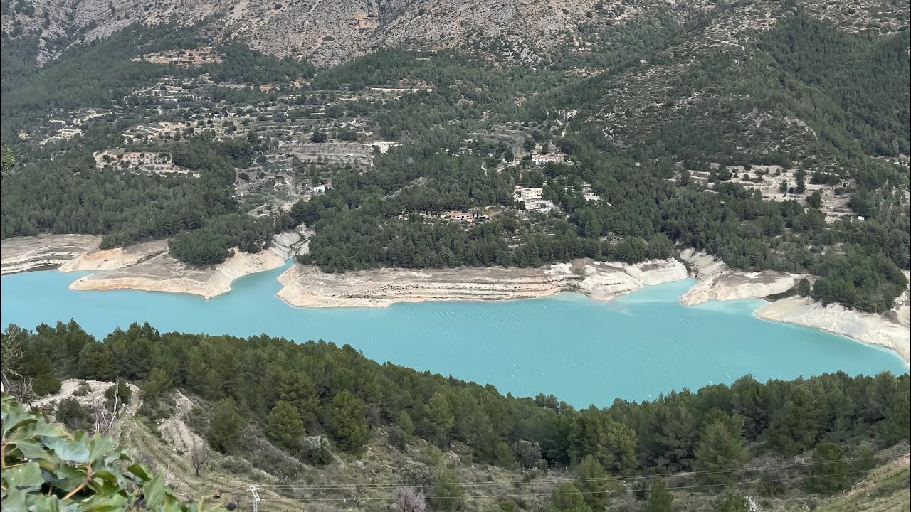 ГВАДАЛЕСТ, Испания 🇪🇸 | Скрытая горная деревня и виды на бирюзовое водохранилище, которые вы обяз...
