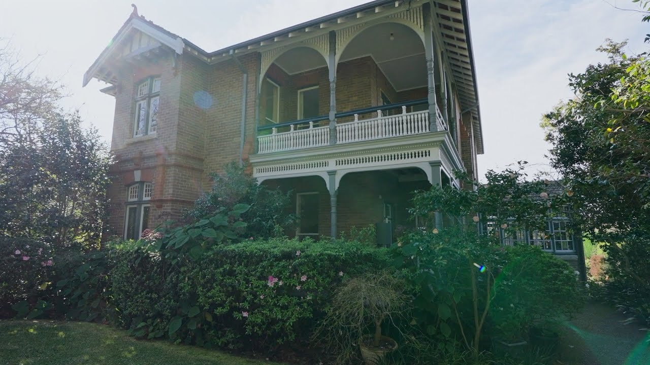 8 Ku Ring Gai Avenue, Turramurra