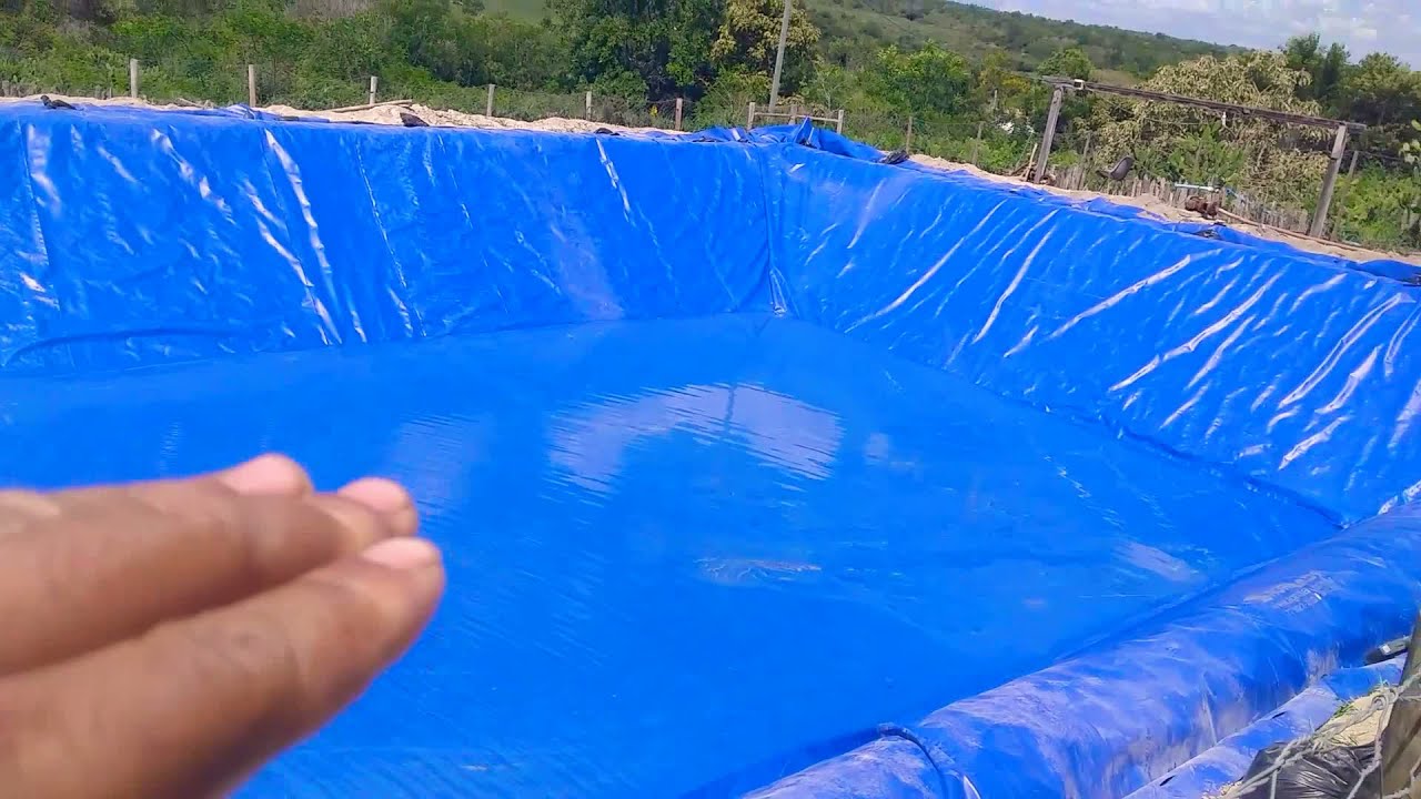 um tanque de lona com mais de 900.000 l de água pronto para encher