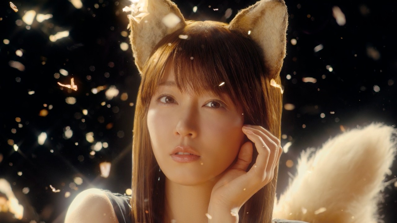 吉岡里帆、&ldquo;どんぎつね&rdquo;4年ぶり復活！黒ドレスで妖艶な大人の魅力全開「帰ってきたどんぎつね 篇」