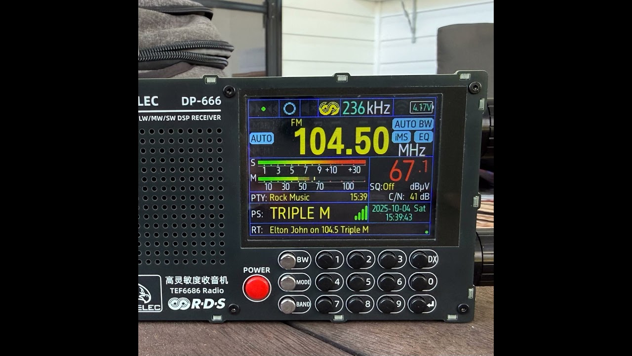 A review of a Deepelec DP-666 radio receiver