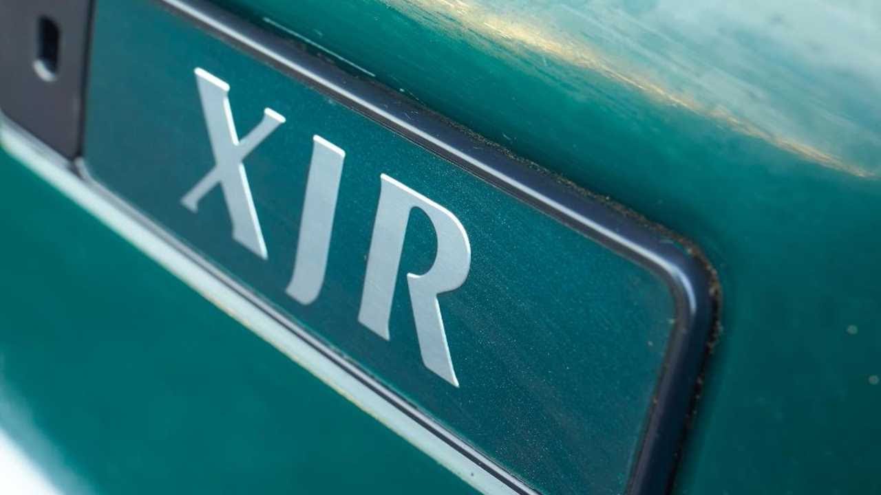 KOCUR NA SPACERZE. Jaguar x306 XJR6 SUPERCHARGED 1995r