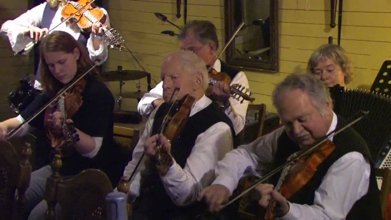 (Kvinnherad Folkemusikklag)  Hoppvals frå Feragen