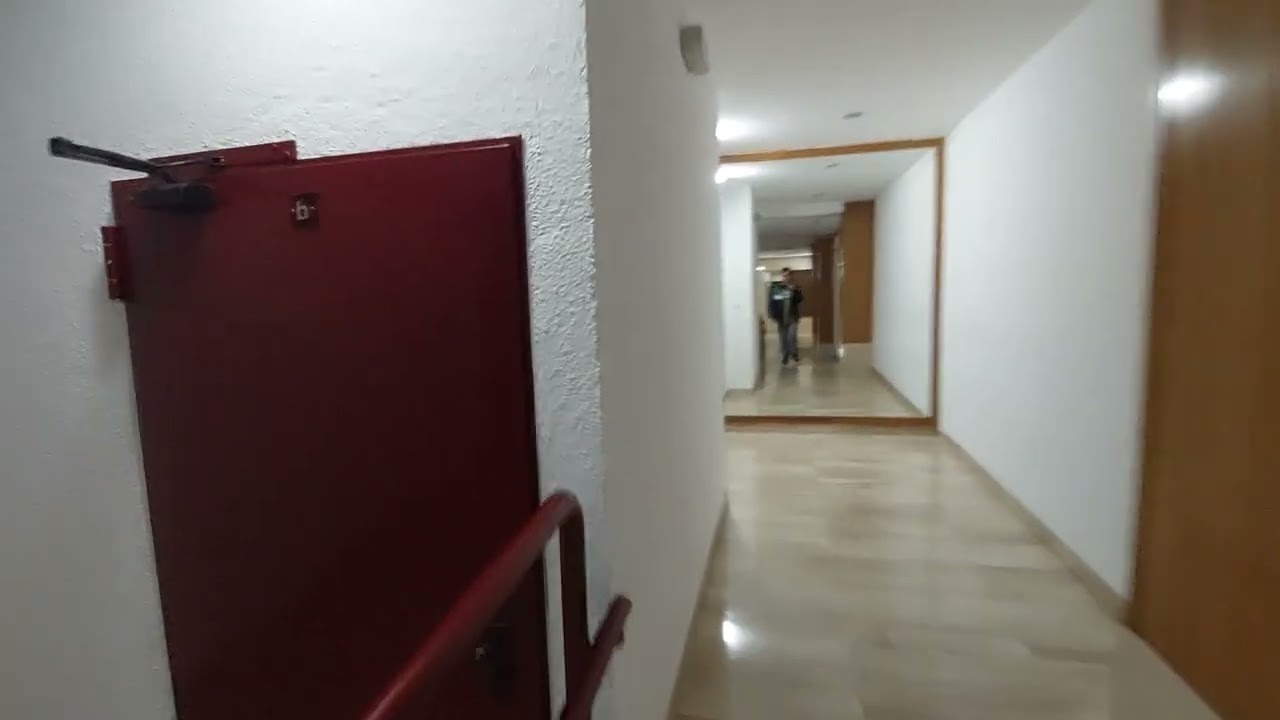 1996 Orona lifts in a 6 story in Cambrils