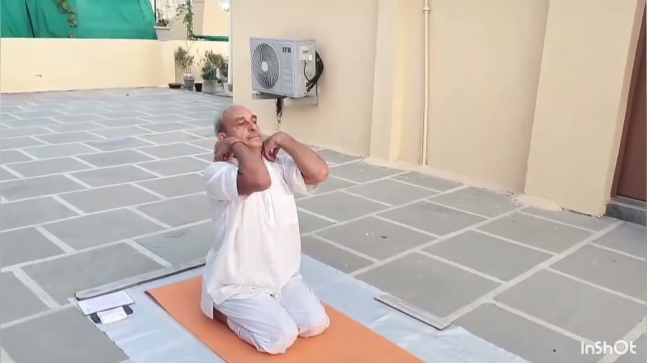 Vajraaasan mein Haath, Ungaliyaan,Bhujaon aur Kandhon kee Sookshm Kriyaen.