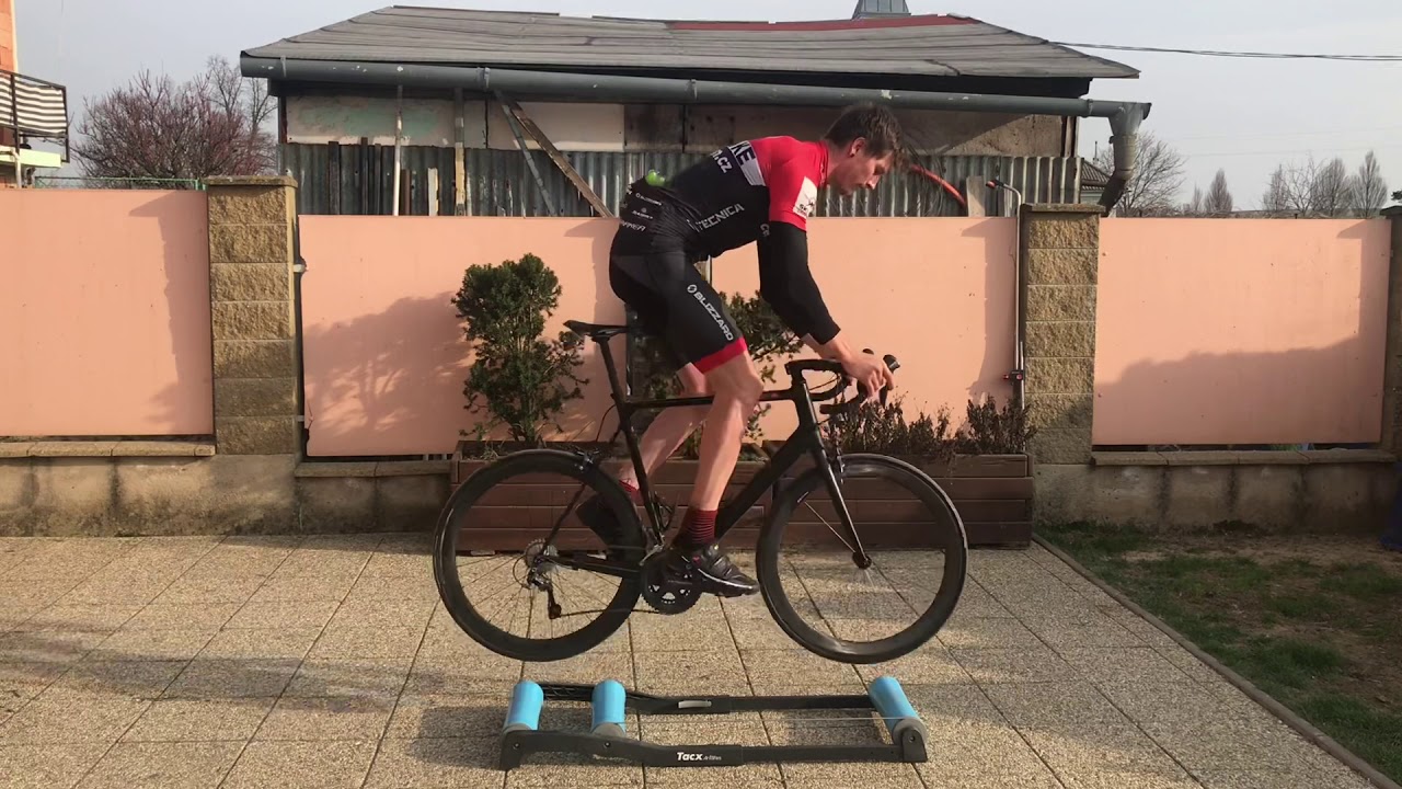 Road Bike Rollers Tricks