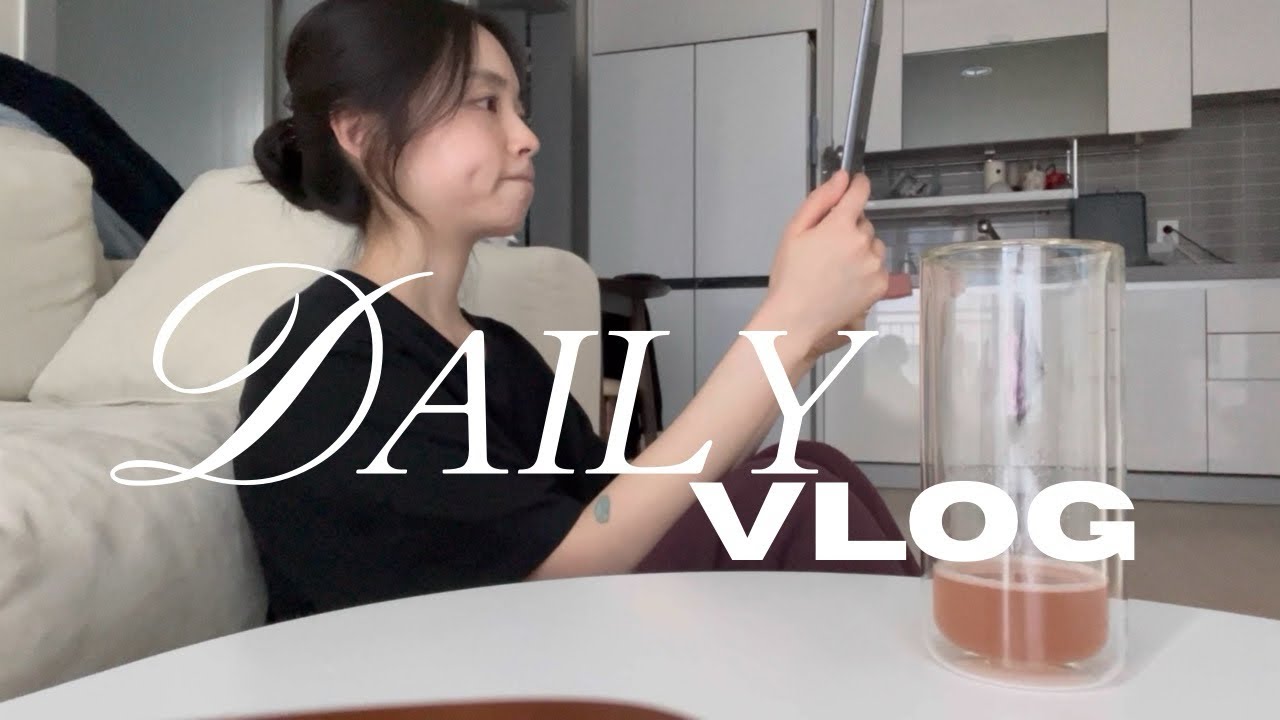 [Vlog] 두쫀쿠 처음 먹어봄💚 | 추리소설 넷플릭스 영화 발향력 좋은 캔들 추천, 샌드위치, 대방어, 지코바, 배스앤바디웍스