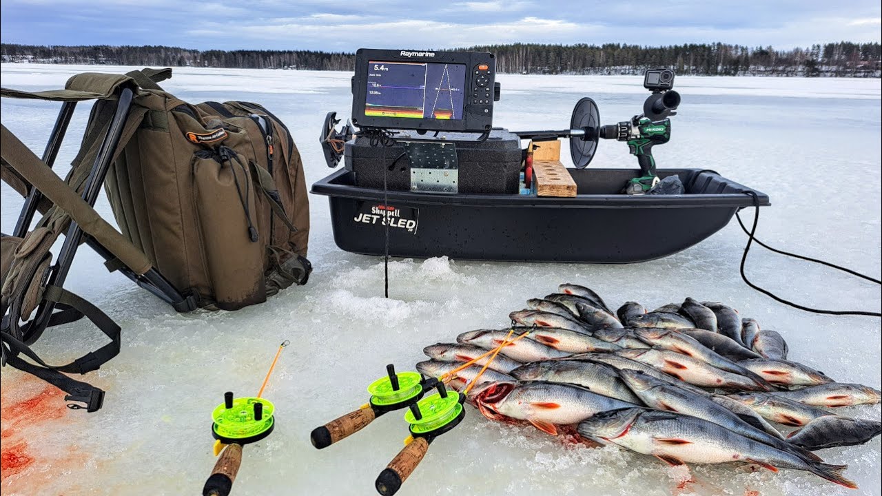 LAIKUILTA ISO KASA AHVENTA - SYVÄNTEEN LAITAMILLA KUHISEE