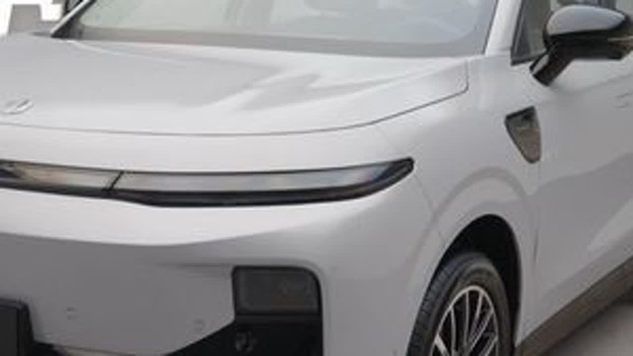 前几天去北京拍摄一辆性价比超高的 B 级 SUV，有智驾，有智舱，还有可以 DIY 的百变副驾…#零跑B10 #车星计划