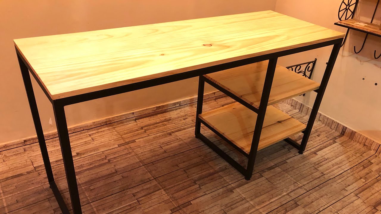 Mesa estilo industrial a&ccedil;o e pinus