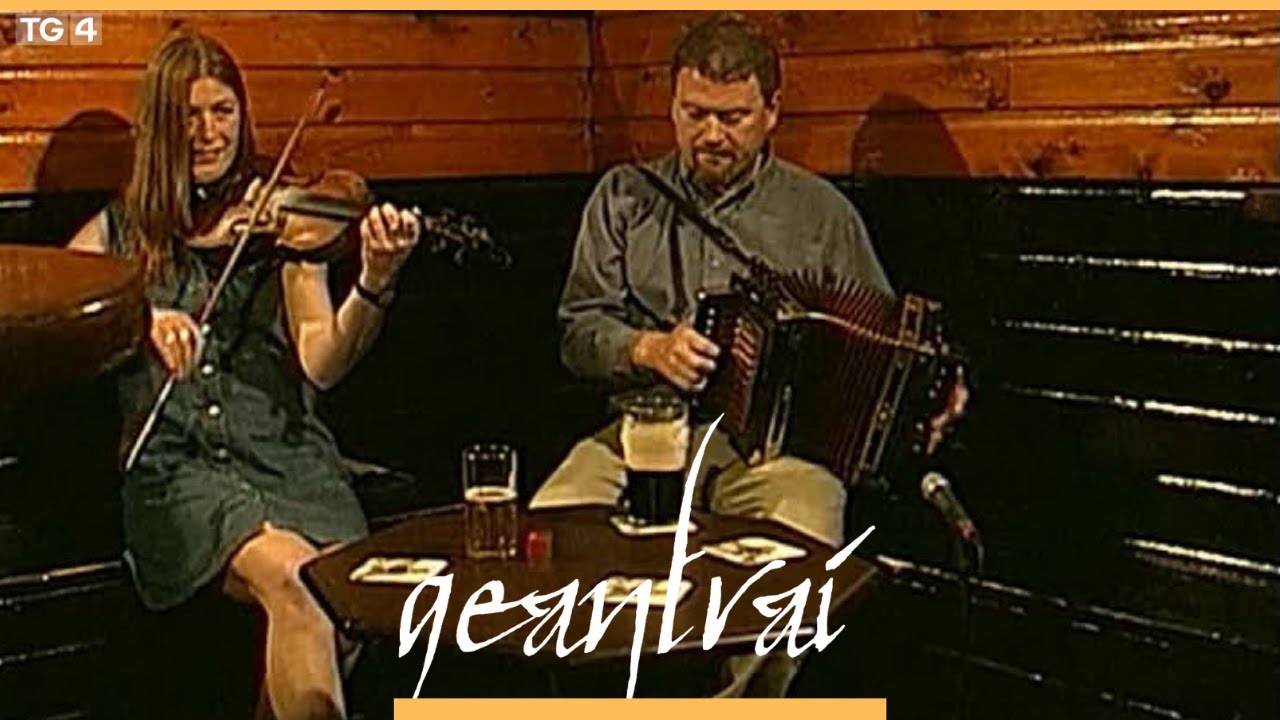 John O'Halloran & Liz Hanrahan | Tigh Day, Inis Bó Finne, Gaillimh | Geantraí 2002 | TG4
