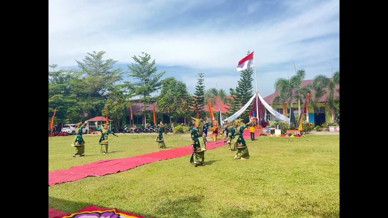 Tari pasambahan sanggar seni SMAN 1 Pancung Soal Pbbg: Kerlina marsatika,S.Pd