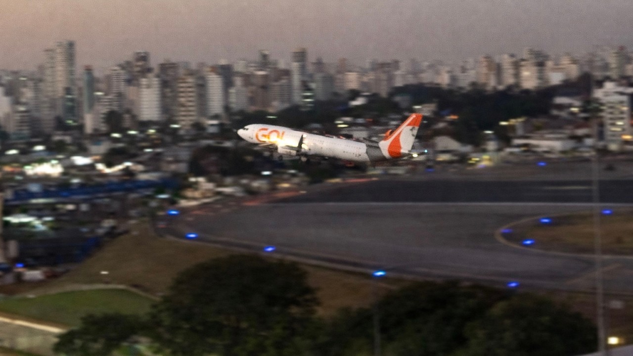 Plane Takes Off Too Late