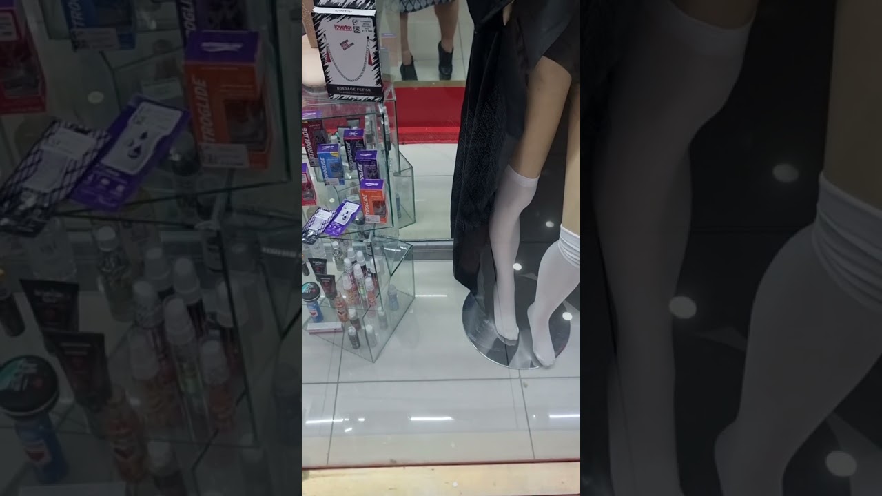 Metal nail heels at the Mall...