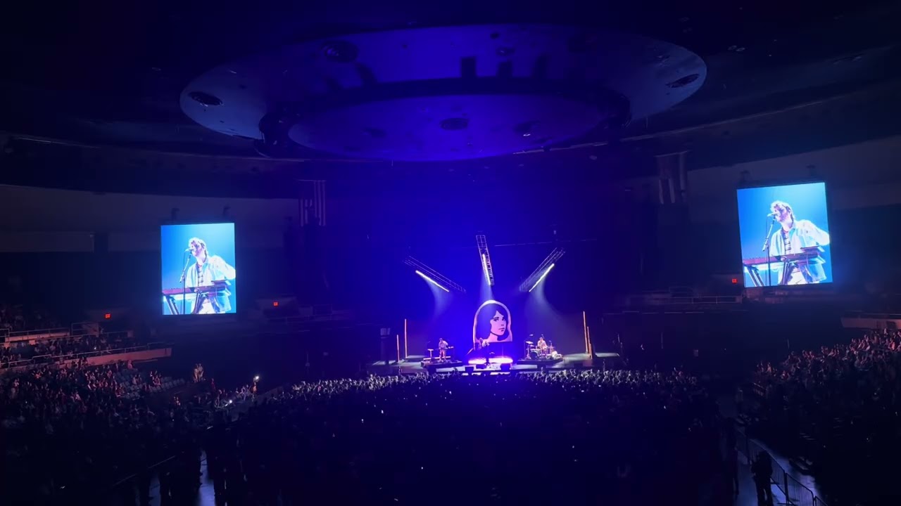 TV Girl - Loving Machine live in Honolulu Hawaii 11-21-25 