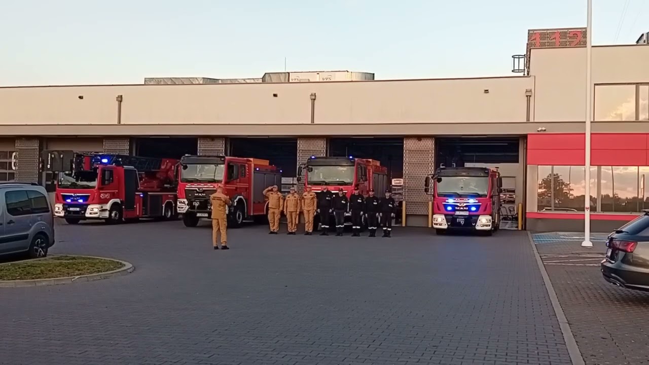 Strażacy z KP PSP Lubartów oddali hołd druchowi z OSP Michałów który zginął niosąc pomóc innym 