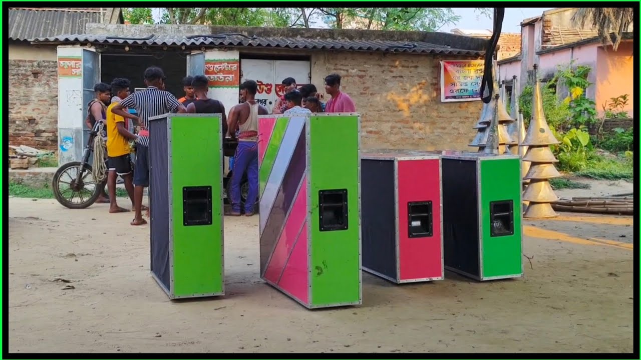 Mojam Sound এর গোডাউনের সামনে সুপার সাউন্ডের বক্স #BanglaBox বাঁধা হচ্ছে