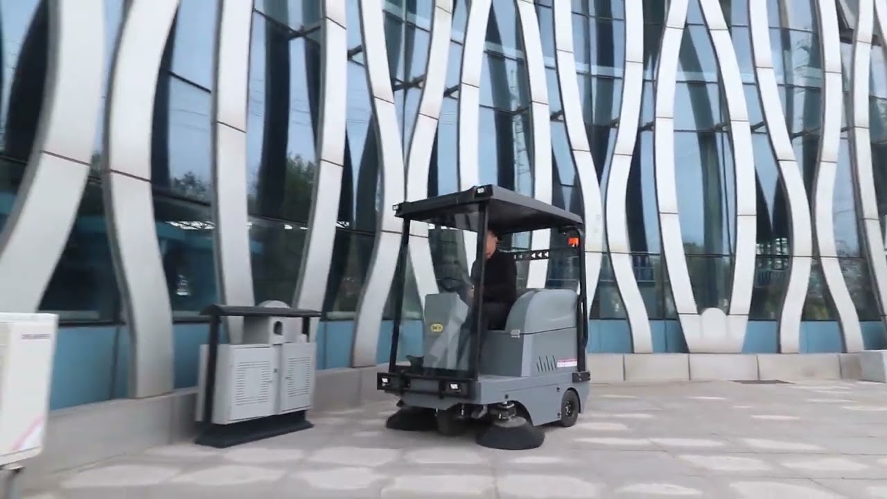Small Ride-On Road Sweeper for Parks: Eco-Friendly and Efficient! 🌱🚴&zwj;♂️