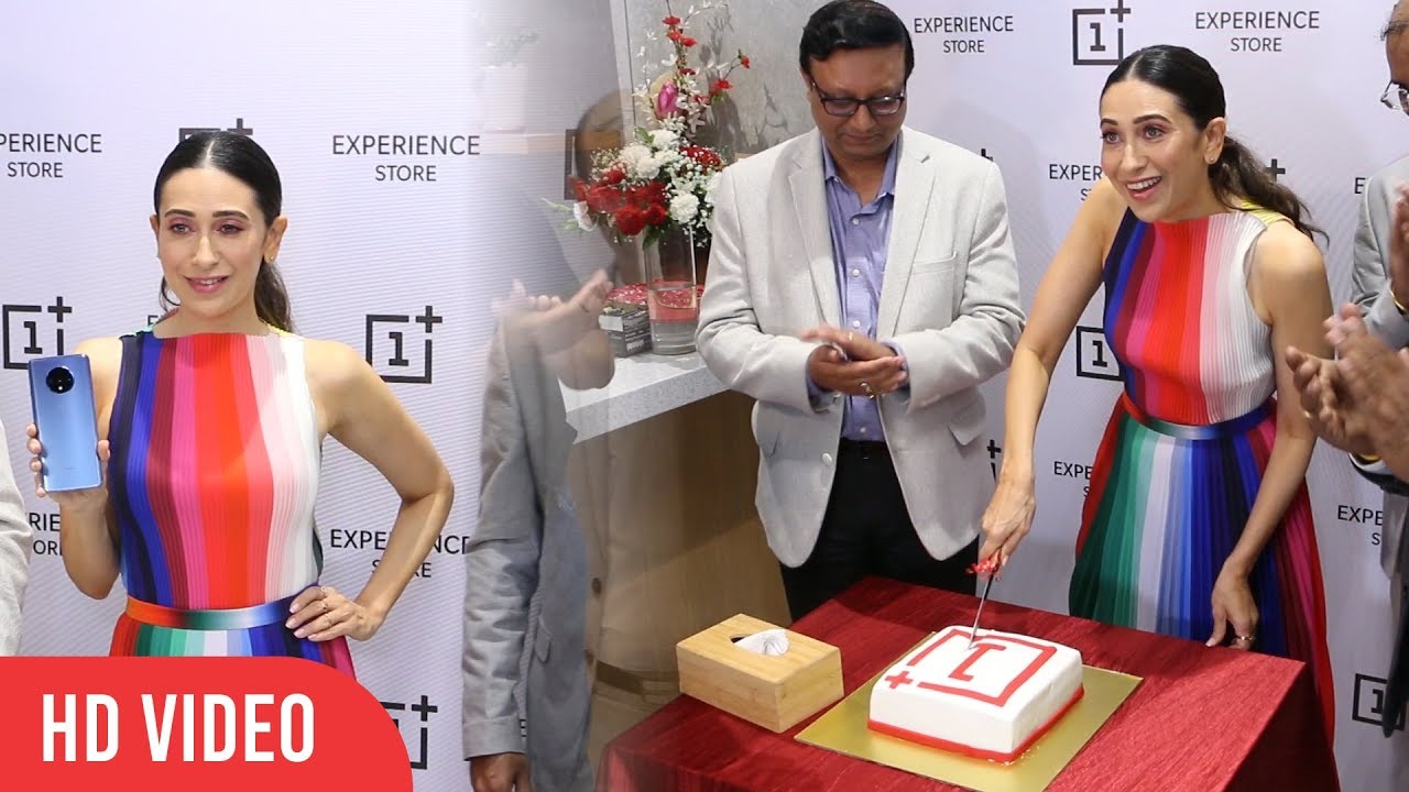 One Plus Mobile Store  Launch By Karishma Kapoor At Elpro City Square Pune
