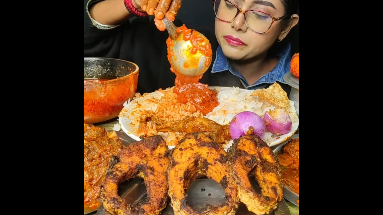ASMR: EATING SPICY FISH CURRY🔥 BASMATI RICE || #shorts #mukbangn#asmreating #mukbangasmr #asmr