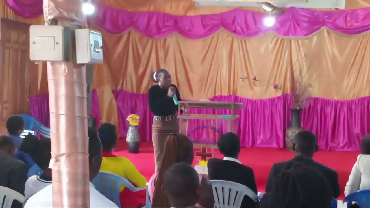 Praise differs from Worship, Okusinza Kwawukana kutendo with 🎤🎤Ap Dorcus Awor 