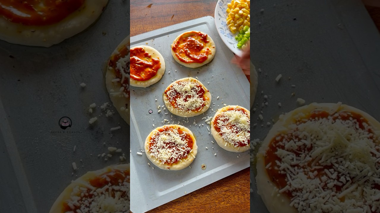 Mini pizza in the making 😍🤌🏻 #shorts #shortsfeed #pizza
