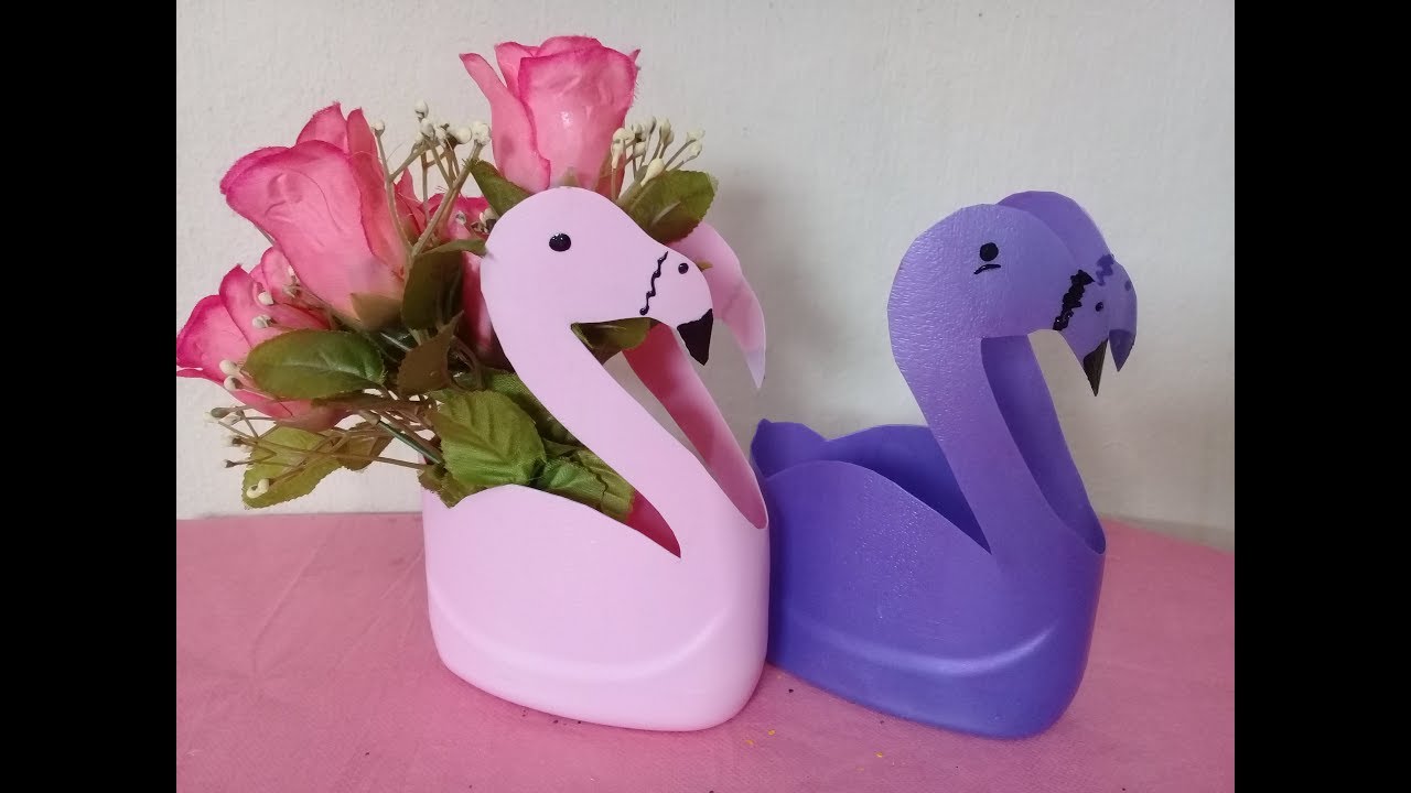 Reutilizado embalagens  de amaciante faça um flamingo