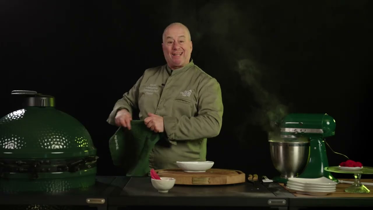 Red Velvet Cake van de BBQ | Bakken op de Big Green Egg