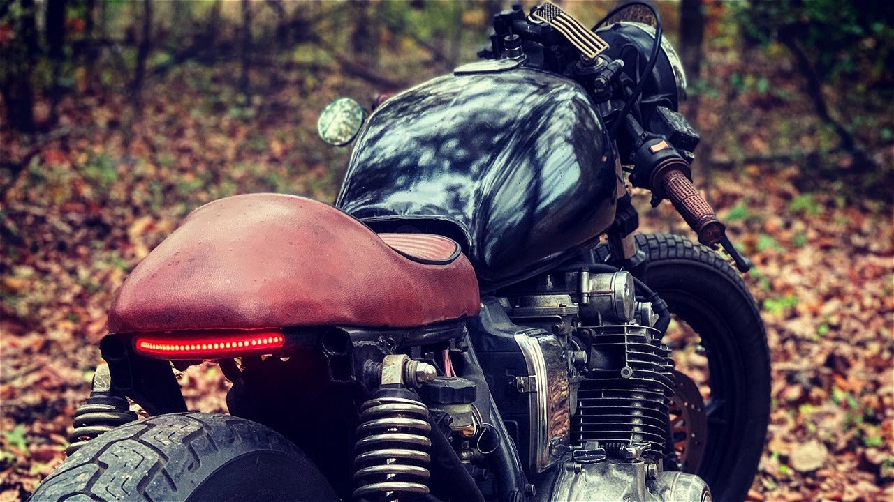 GS850 1981 Cafe / bobber Following Mustang GT with Mean CAM!
