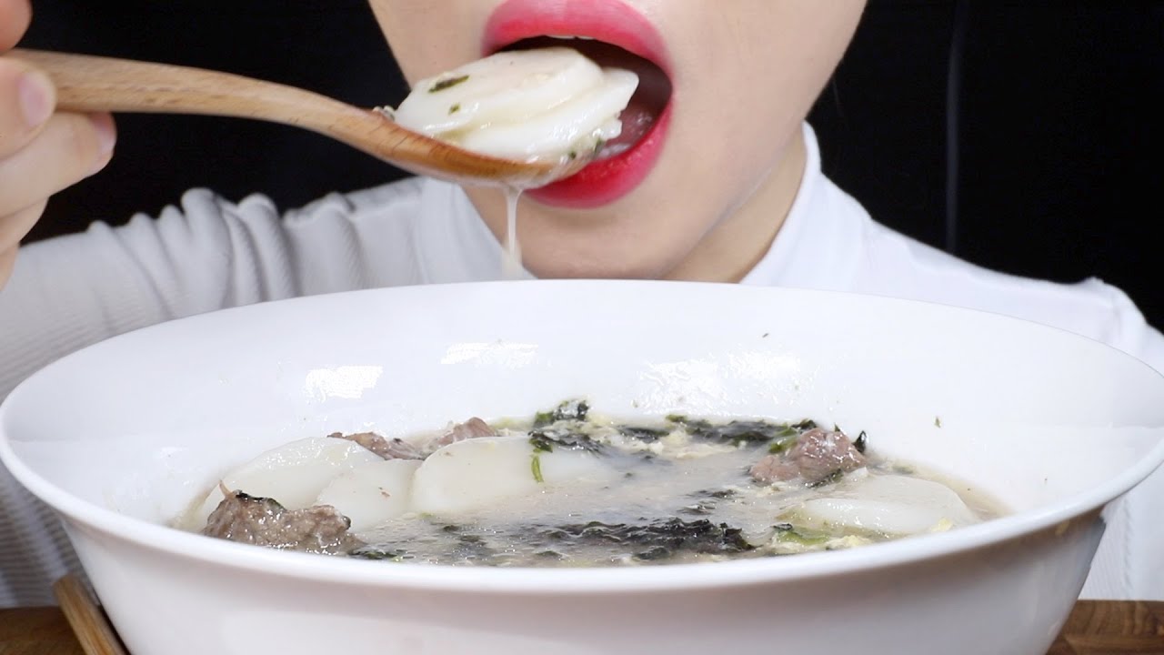 ASMR Rice Cake Soup | Tteokguk | Happy Lunar New Year | Eating Sounds Mukbang
