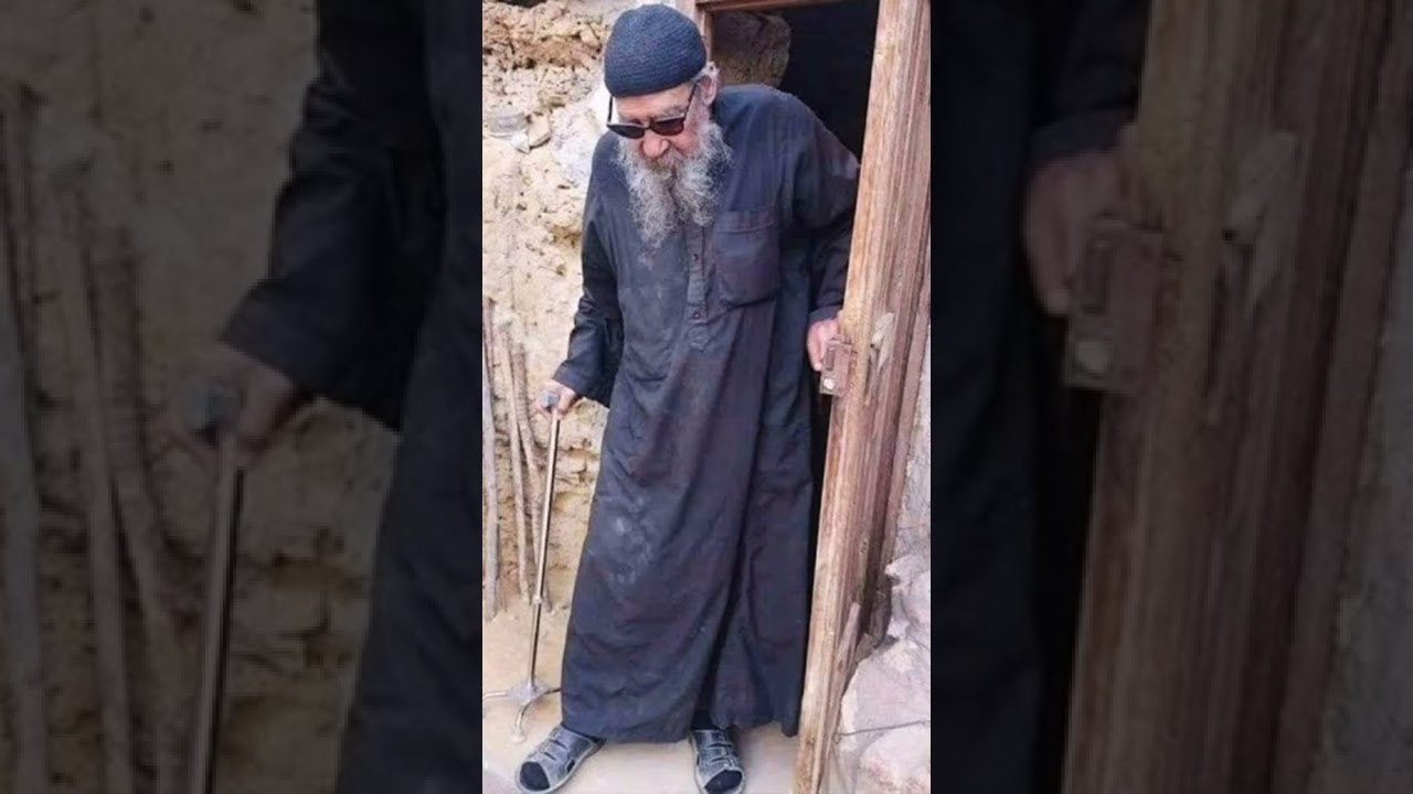 من داخل المغارة لقاء مع ابونا مينا المقاري المتوحد مع الاخ ظريف فايق والاخ جوزيف نعمان يوم ٢٦/١/٢٠٢٢